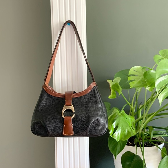 Dooney & Bourke Handbags - Dooney & Bourke trending small Derby Pebble Shoulder Bag